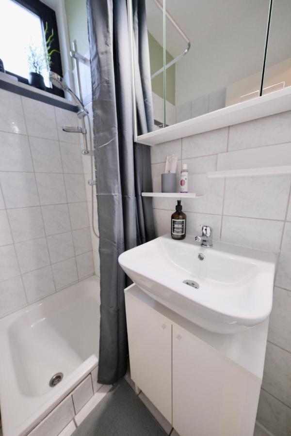 Charmantes Studio In Messe-Naehe Mit Parkplatz Hannover Kültér fotó